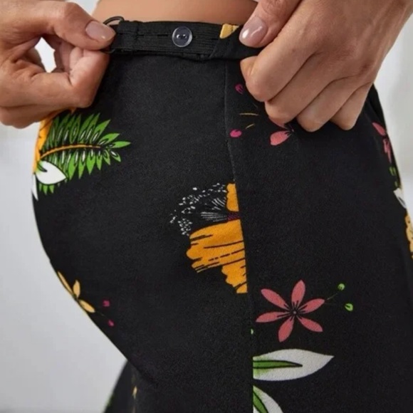 Maternity Floral Print Adjustable Waist Bodycon Skirt - Picture 6 of 7